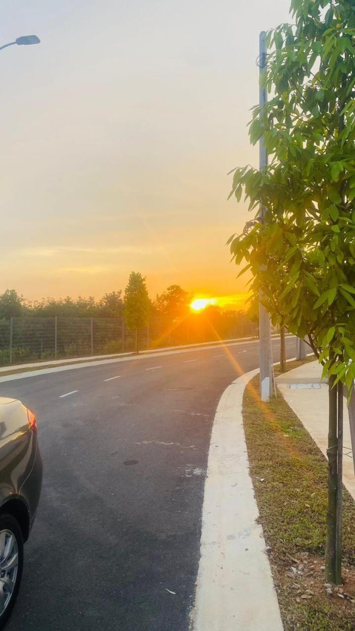 Bungavilla Resthouse Sendayan Port Dickson Bagian luar foto