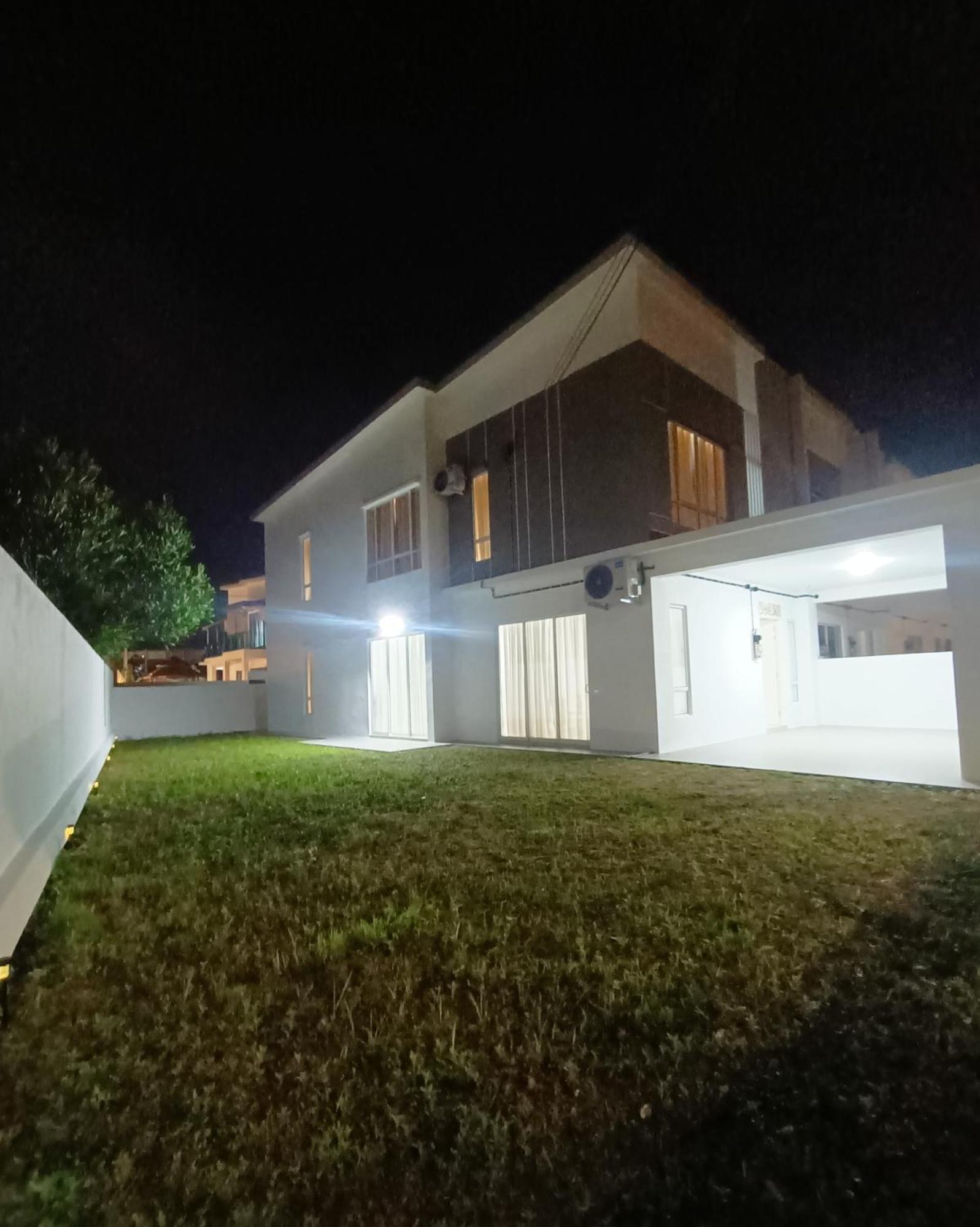 Bungavilla Resthouse Sendayan Port Dickson Bagian luar foto